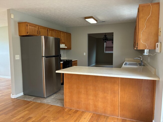 Building Photo - **NEW PRICE**   **New Paint**   **New Carpet**  Ready for YOU!!