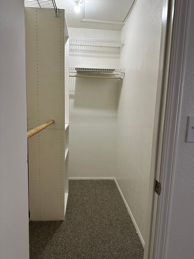 Building Photo - Unique 3 bedroom / 3 bathroom with Private Pool