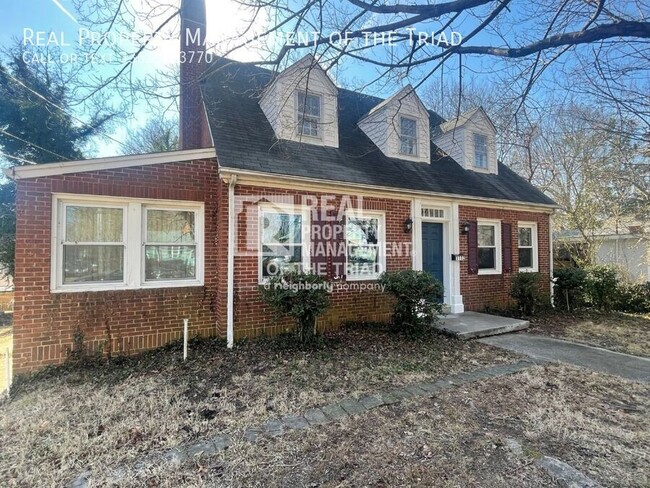 Building Photo - * Move-in Special* Cozy 3 Bedroom/ 2 Bath ...