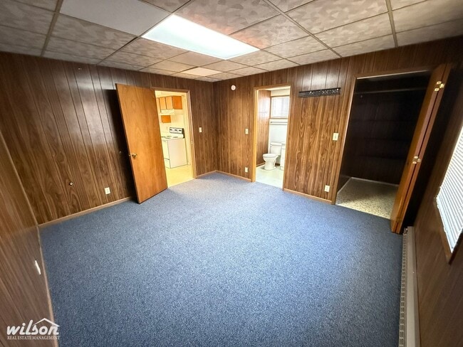 Building Photo - 704 N Naches Ave