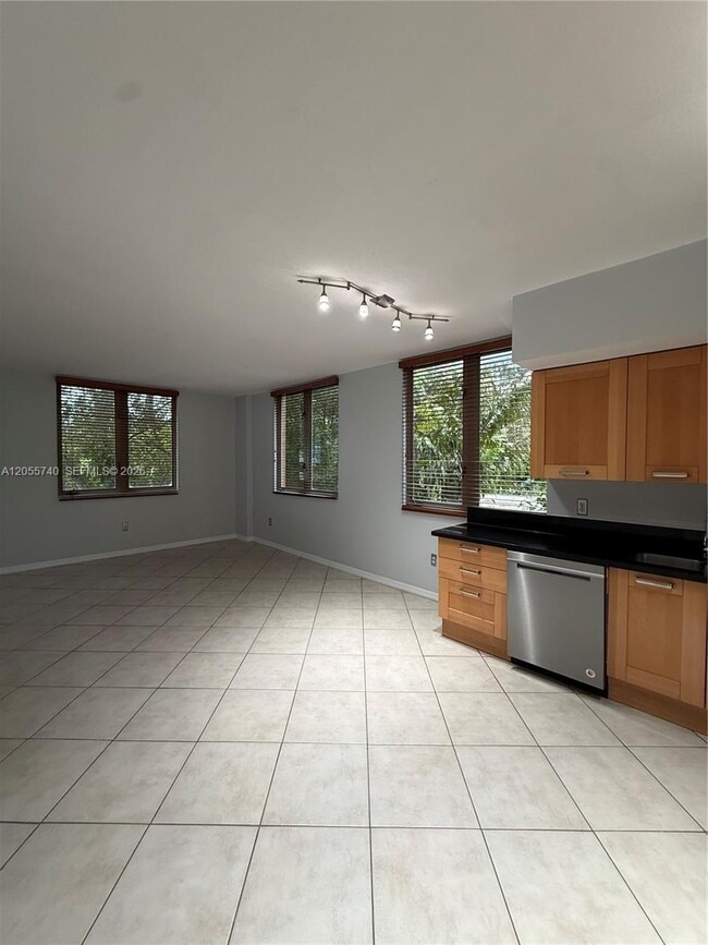 Building Photo - 2630 SW 28th St