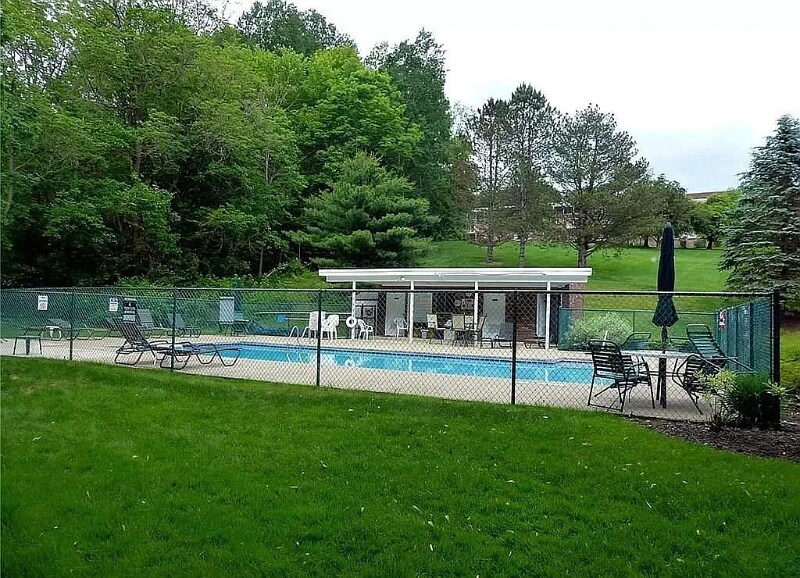 Building Photo - 5011 Nob Hill Dr