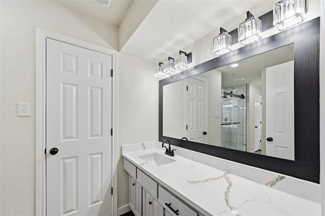 Building Photo - 5028 Groom Ln