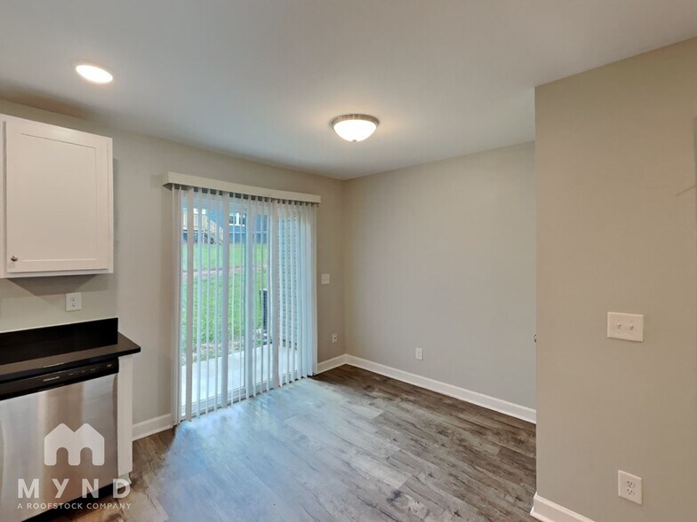 Building Photo - 202 Young Ave SW