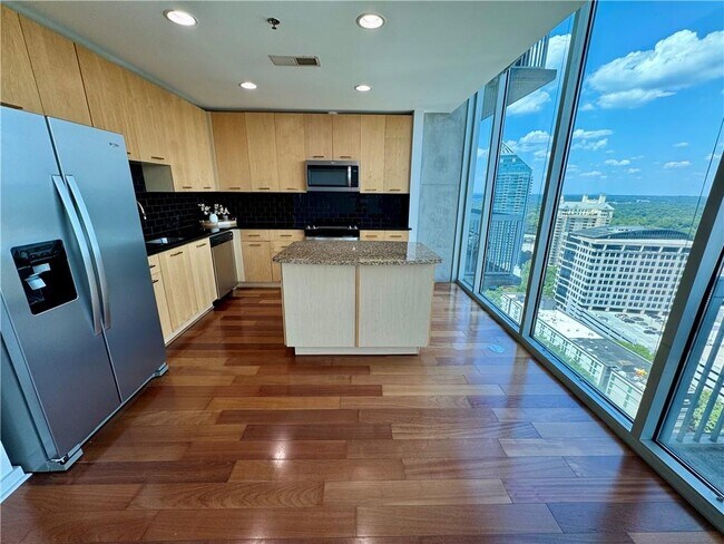 Building Photo - 3324 Peachtree Rd NE