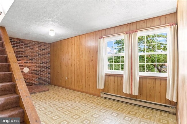 Building Photo - 102 Linwood Ct
