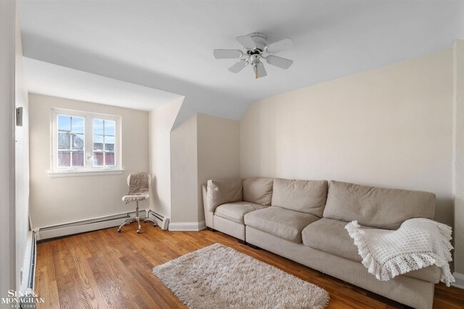 Building Photo - 476 St Clair Ave