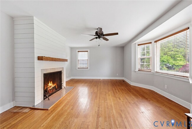 Building Photo - 7603 S Pinehill Dr