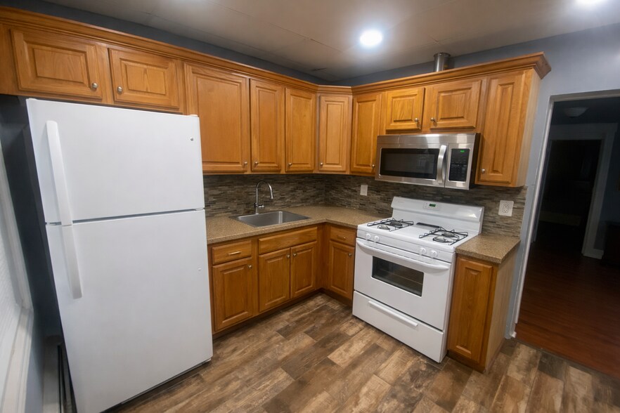 Building Photo - 53 Beech St