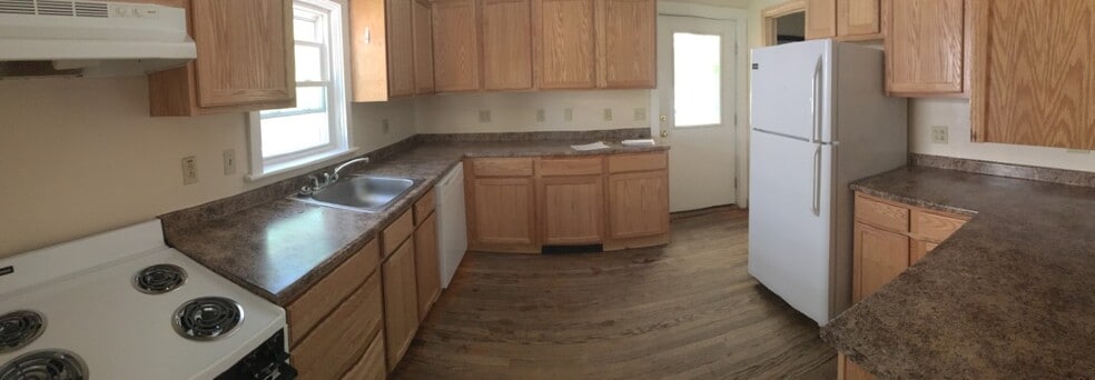 Kitchen - 28 School St
