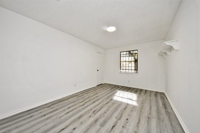 Building Photo - 3727 Prudence Dr