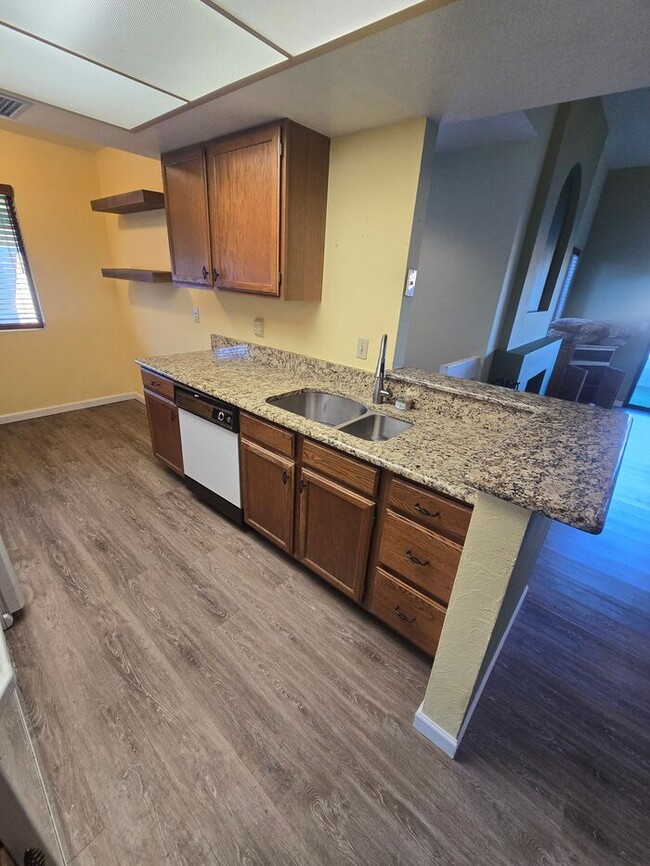 Building Photo - 7909 E Colette Cir