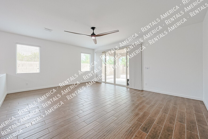 Building Photo - 13607 W Briles Rd