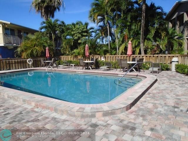 Building Photo - 1818 E Oakland Park Blvd