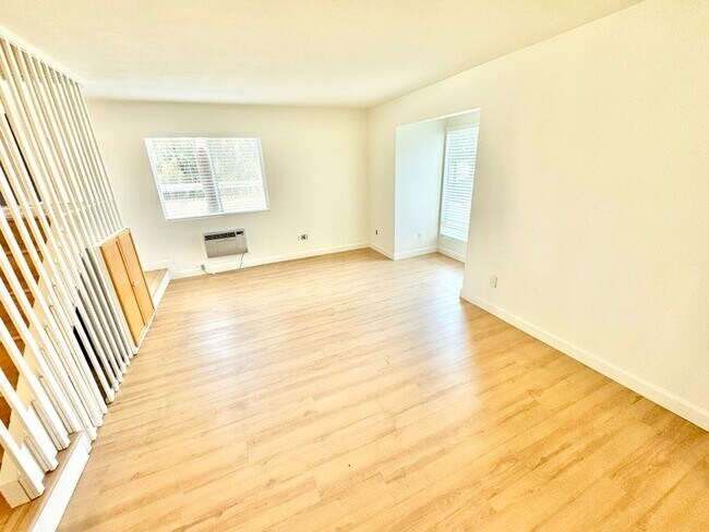 Building Photo - 7958 Mission Center Ct