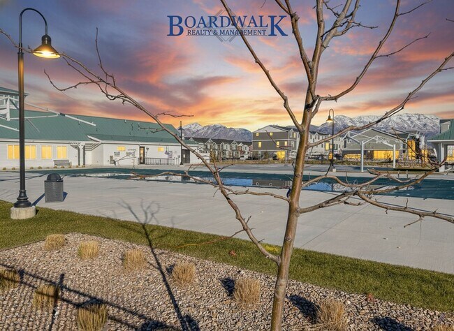 Building Photo - Modern 3-Bed Home with Yard & Amenities