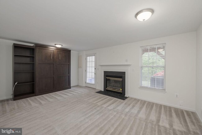Building Photo - 5223 Dunstable Ln