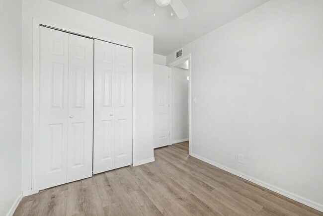 Building Photo - 2045 E Orange St.