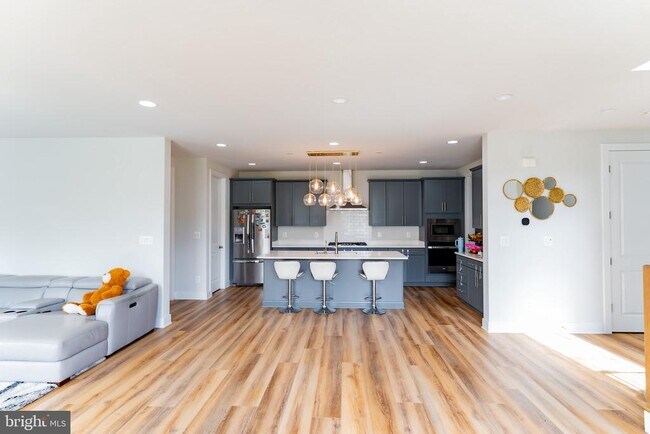 Building Photo - 41914 Spring Air Dr