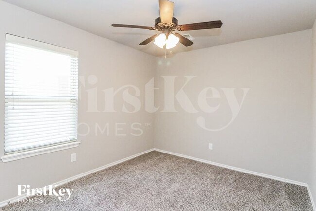 Building Photo - 19208 Blanco Dr