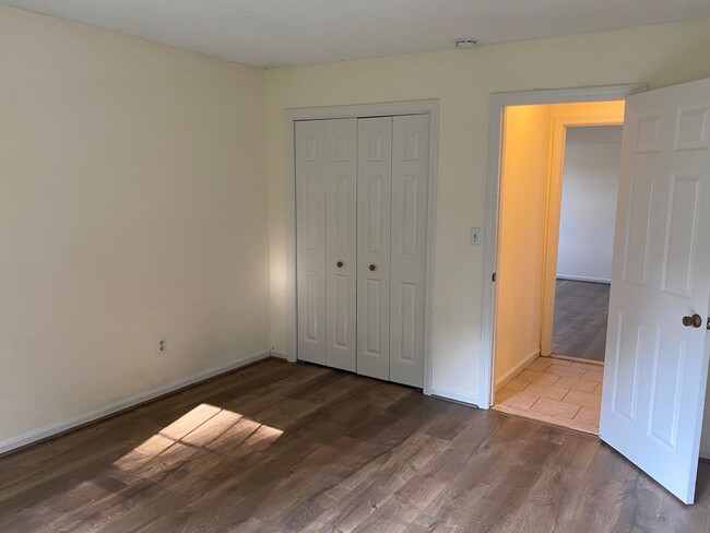 Building Photo - Two Bed, Two Full Bath Condo in Portsmouth...