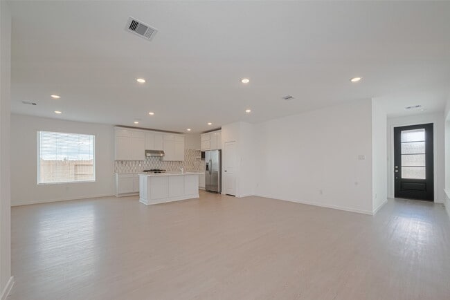 Building Photo - 6743 Iron Clover Dr