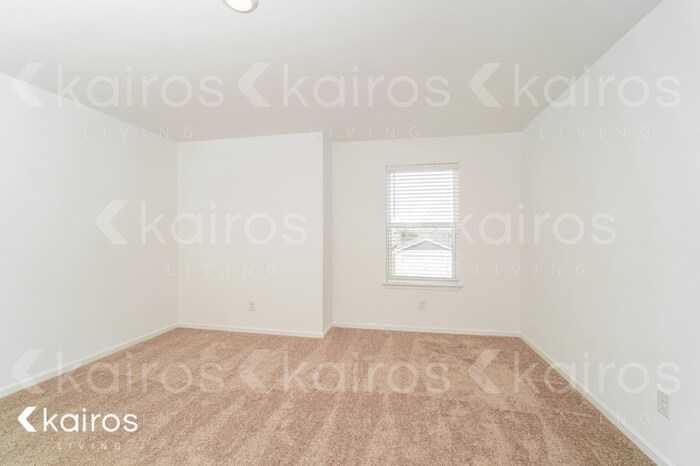 Building Photo - 950 Shady Brk