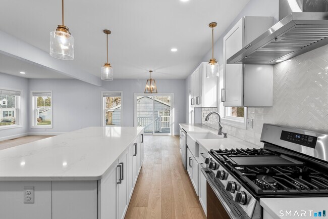 Building Photo - 183 Vesper St