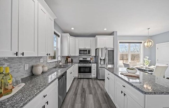 Building Photo - 3BR, 2.5BA Home in Desirable Augusta Road ...