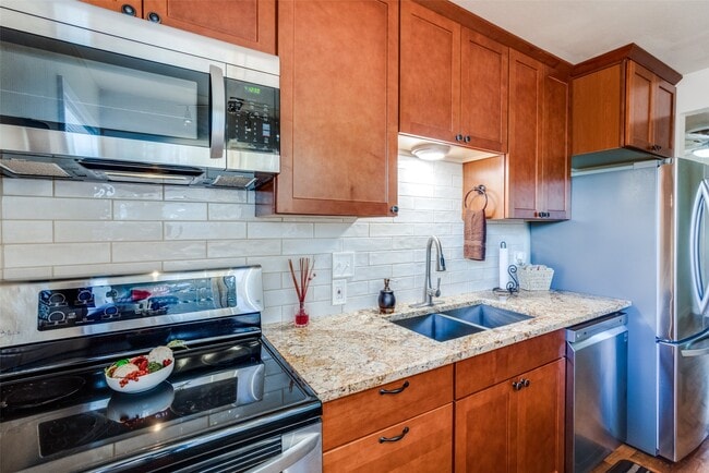 Building Photo - 1200 W Phillips St