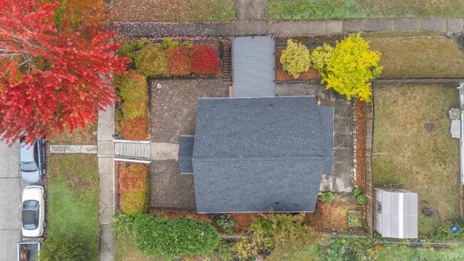Building Photo - Charming Corner-Lot Tacoma Home with Huge ...