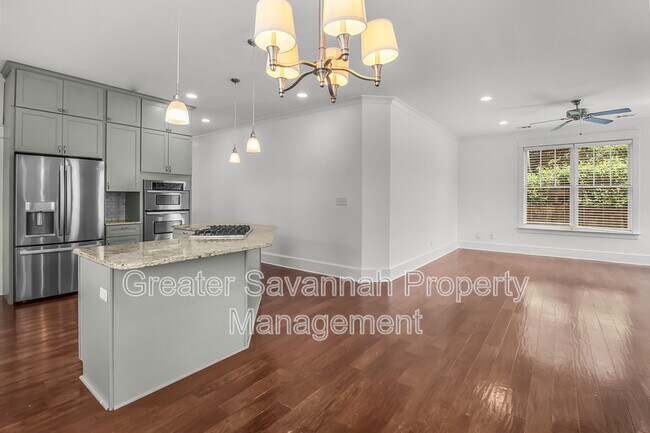 Building Photo - 419 E 54th St