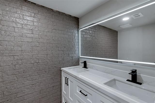 Building Photo - 205 Lacewell St