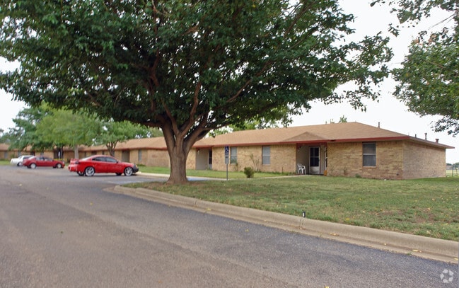 Primary Photo - Plains Village Apartments