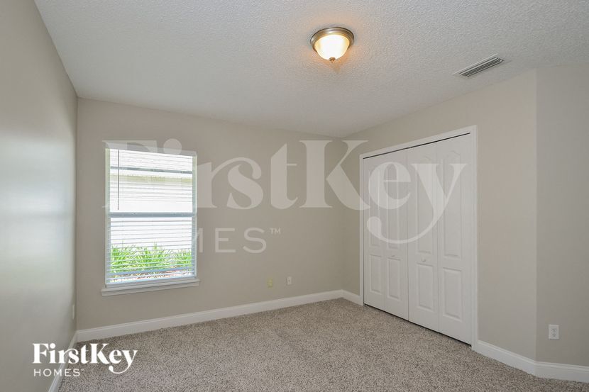 Building Photo - 112 Glen Oaks Dr