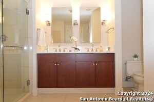 Building Photo - 610 E Market St