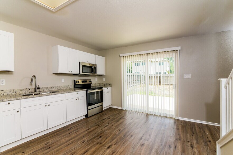 Building Photo - 7934 Dueling Oak