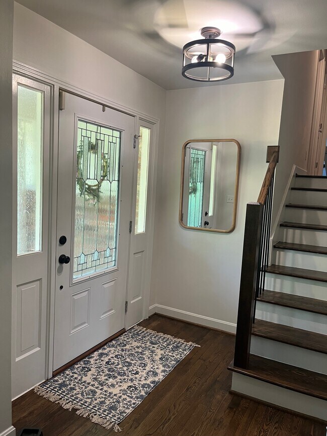 Building Photo - 2202 Idlewood Dr