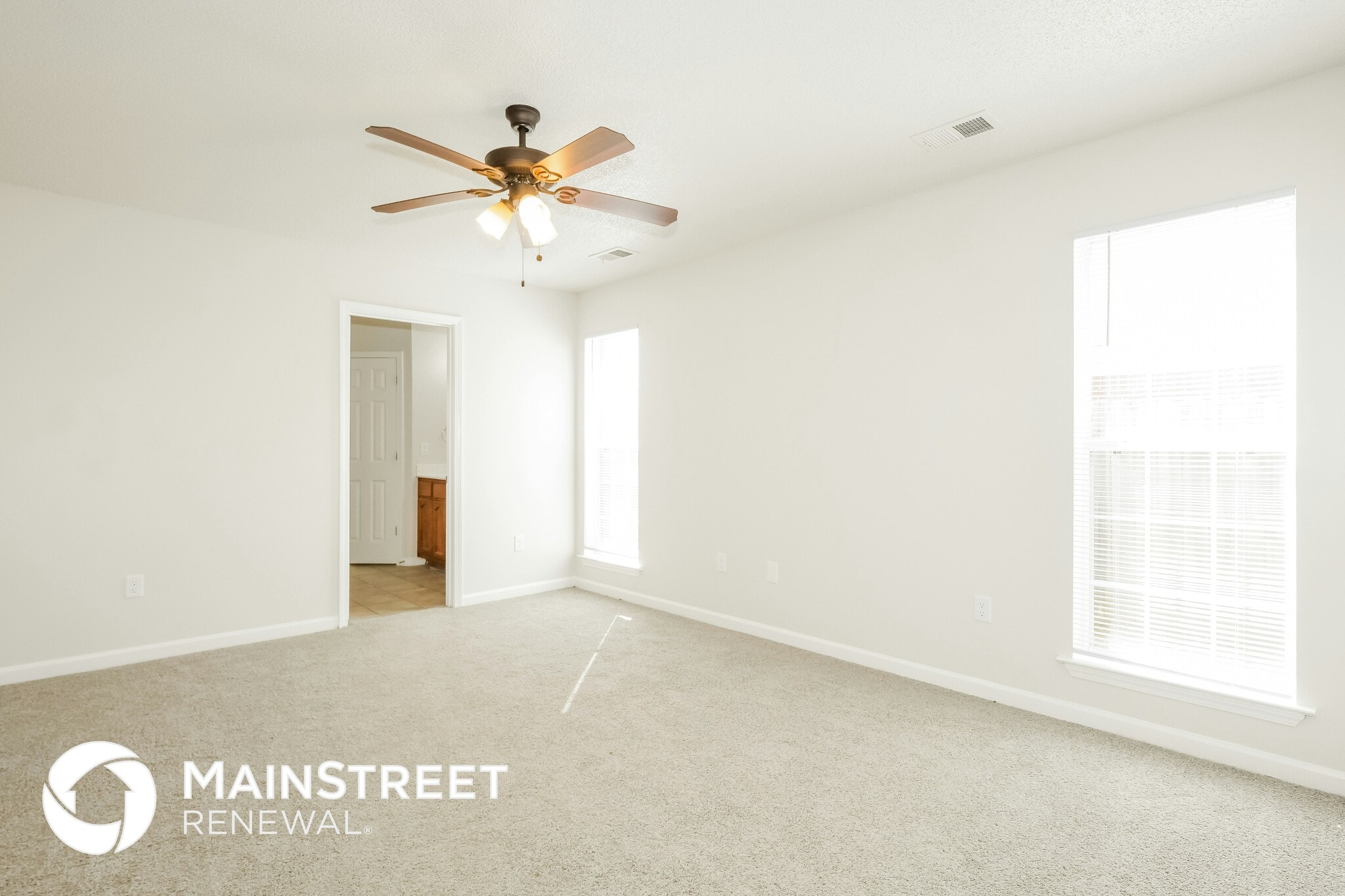 Building Photo - 8254 Manhatten Dr