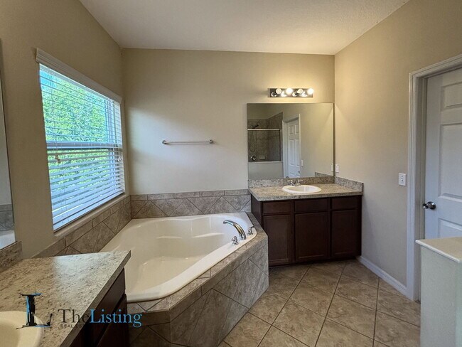 Building Photo - 3795 Marietta Way