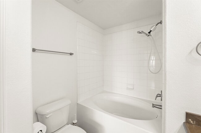 Building Photo - 3406 Inverness Path Lane