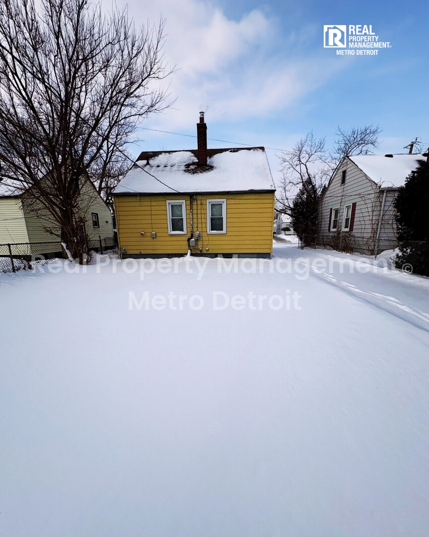 Building Photo - 21242 Beechwood Ave