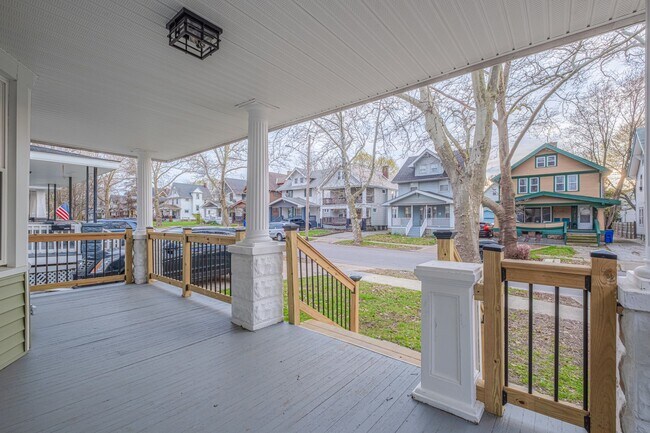 Building Photo - Fully renovated house located on Cleveland...