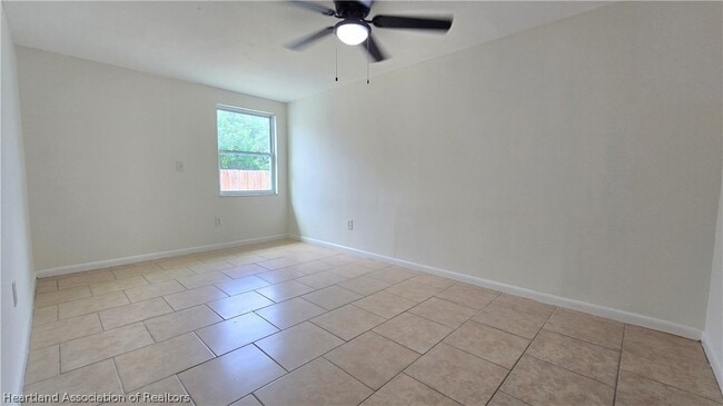 Building Photo - 1552 Cedarbrook St