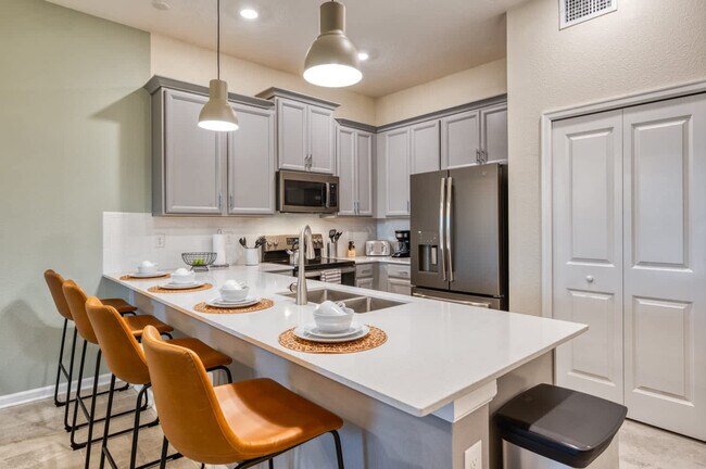 Building Photo - 723 Ocean Course Ave