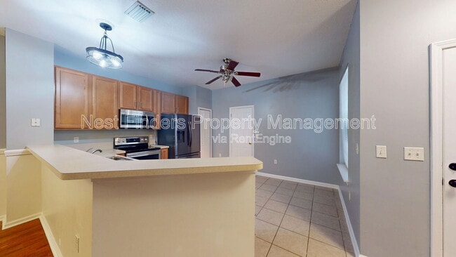 Building Photo - 9744 Summer Grove Way W