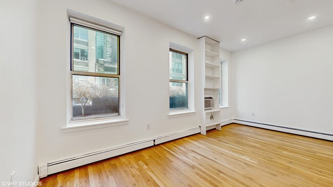 Building Photo - 34 E 20th St