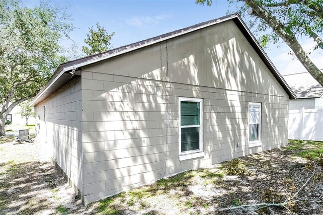 Building Photo - 5638 Piney Ridge Dr