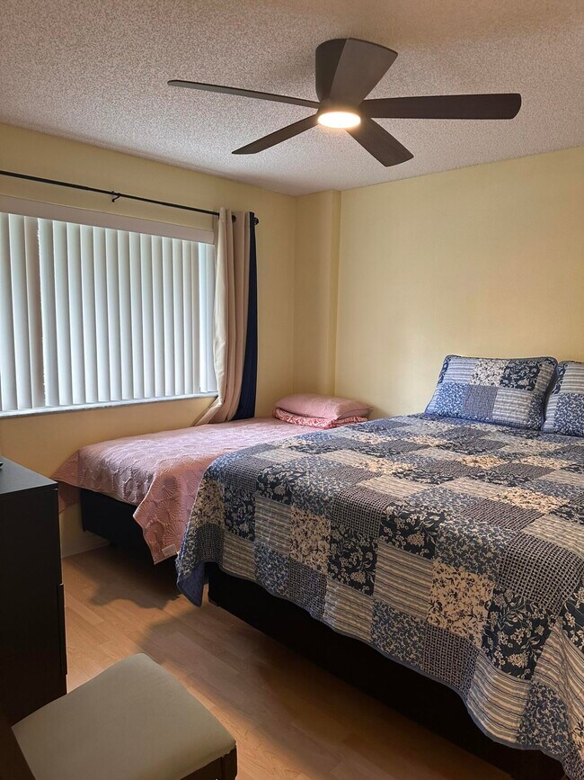 Building Photo - 6698 10th Ave N