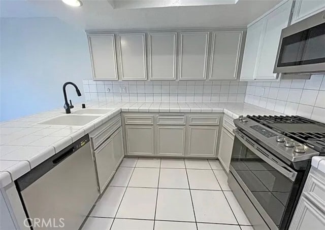 Building Photo - 10022 Reseda Blvd